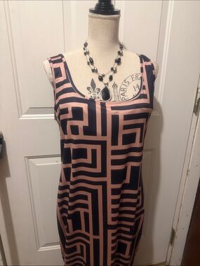 Sleeveless Pink and Black Geometric Shift Dress